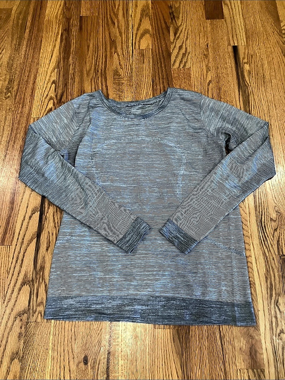 lululemon Swiftly Tech Long Sleeve Crew Gray & White Sz 8 EUC